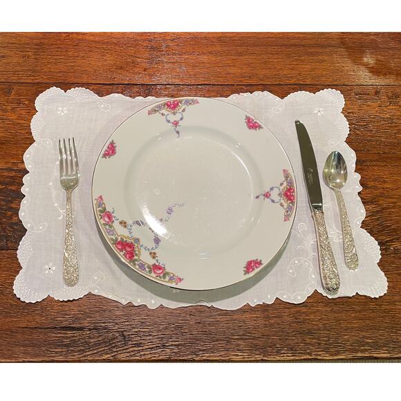 Vintage Cotton White Embroidered Placemats, Floral, Set of 4 - Picture 2 of 7